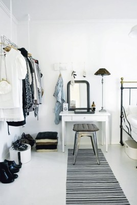 adaymag-8-storage-solutions-for-limited-closet-space-10 衣服收納技巧